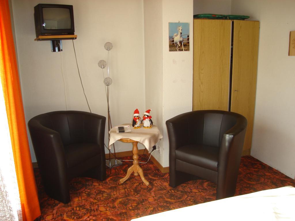 Hotel Milan B&B Ringgenberg Quarto foto